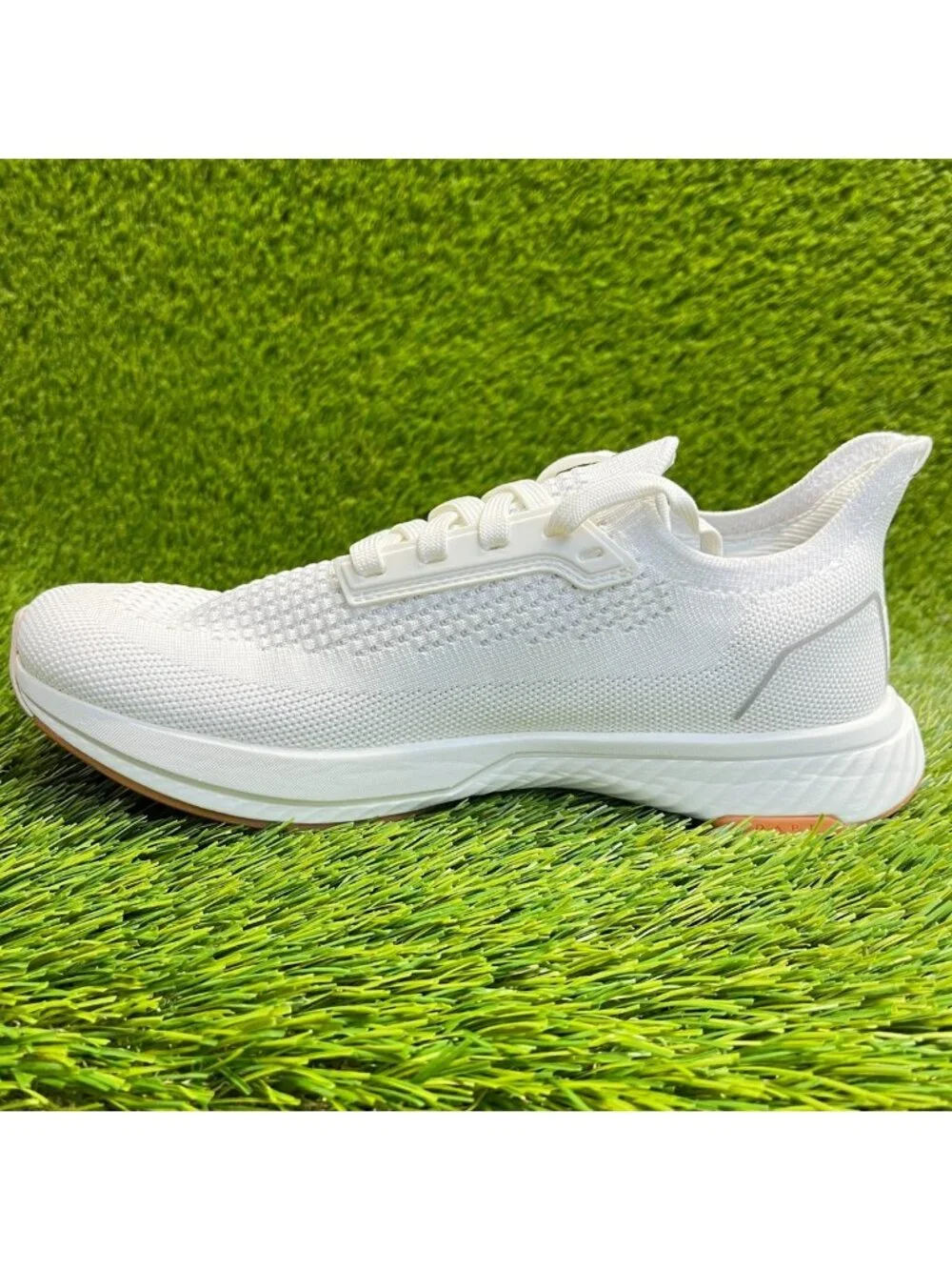 Flux Adapt Runner White Gum Womens Size 7.5 Running Athletic Walking Knit Shoes